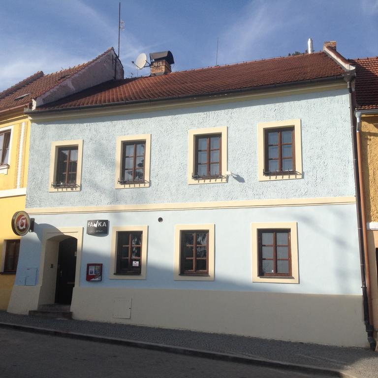Pension Fajka Микулов Экстерьер фото